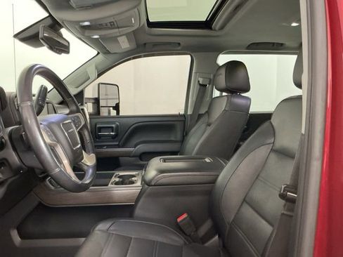 Used 2018 GMC Sierra 2500 Denali w/ Duramax Plus Package AWD/4WD image 13