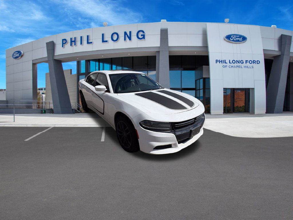 Used 2015 Dodge Charger SXT w/ AWD Premium Group image 8