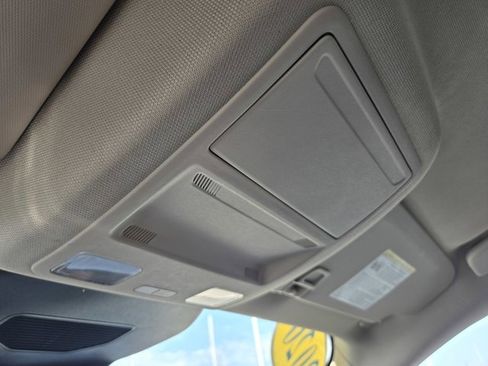 Used 2020 Ford Escape SE Sport image 16