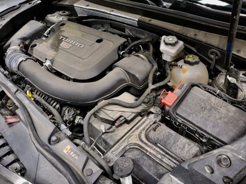 Used 2023 Cadillac XT4 Premium Luxury image 15