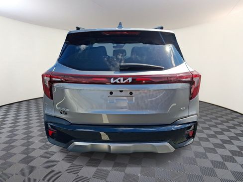 Used 2024 Kia Seltos S AWD/4WD image 5