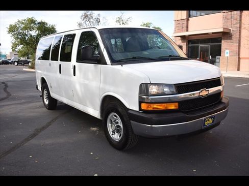 Used 2015 Chevrolet Express 2500 LT w/ LT Preferred Equipment Group RWD image 2