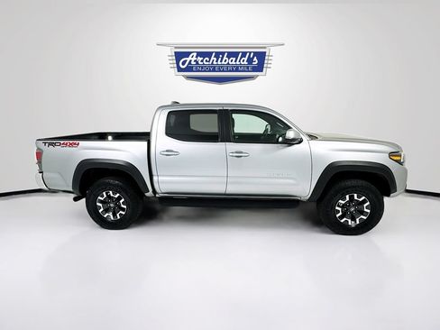 Used 2023 Toyota Tacoma TRD Off-Road AWD/4WD image 9
