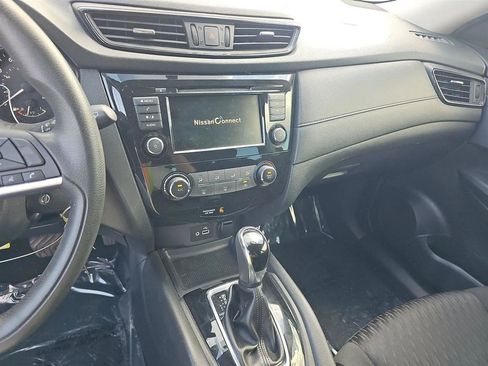 Used 2018 Nissan Rogue S AWD/4WD image 11