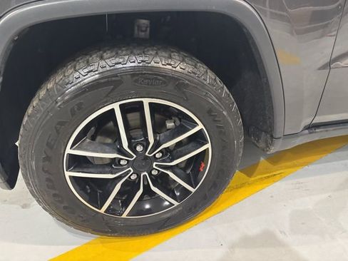 Used 2020 Jeep Grand Cherokee Trailhawk w/ Trailhawk Luxury Group image 40