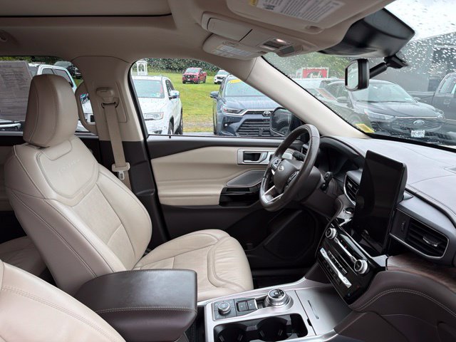 Used 2024 Ford Explorer Platinum w/ Technology Package AWD/4WD image 34