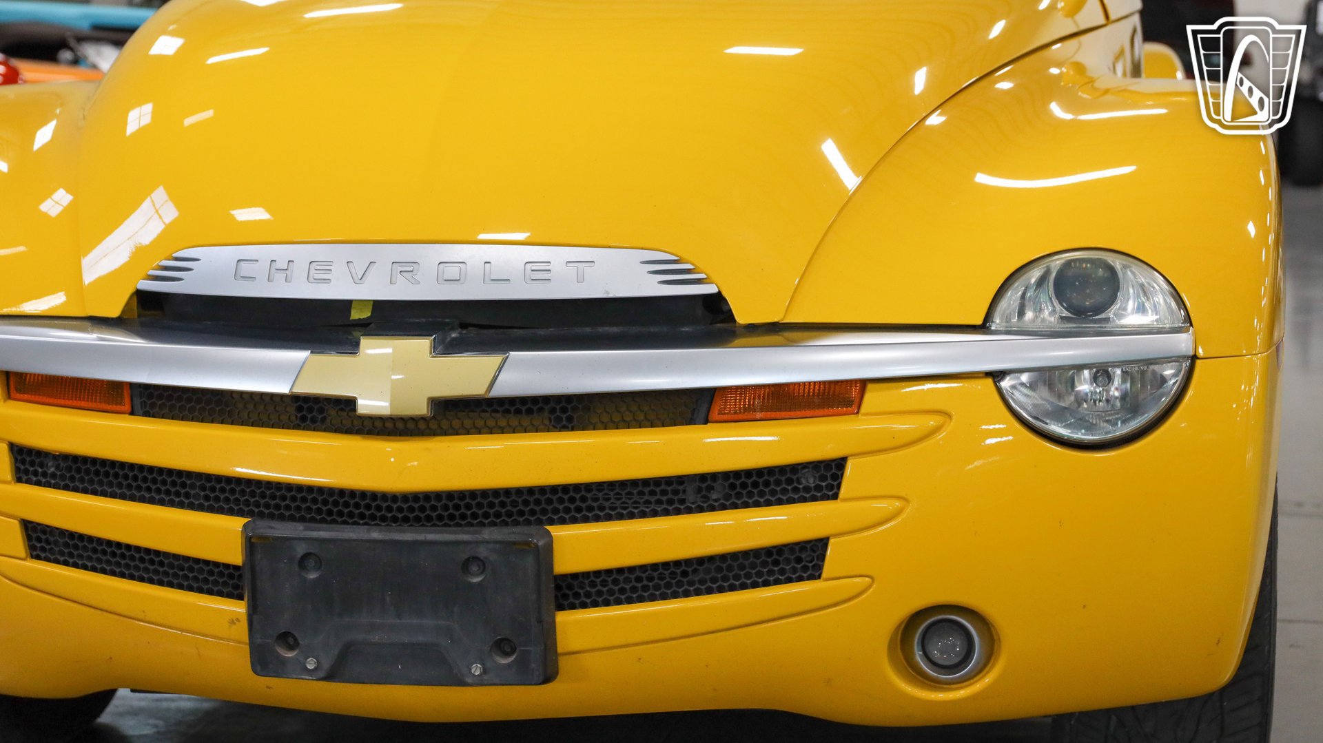 Used 2004 Chevrolet SSR w/ Preferred Equipment Group RWD image 10
