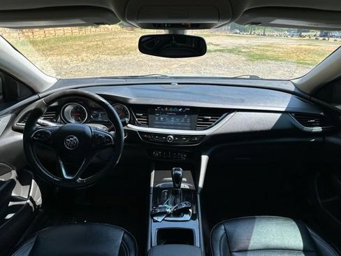 Used 2018 Buick Regal Preferred w/ Sights and Sounds Package AWD/4WD image 23