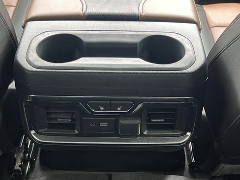 Used 2020 Chevrolet Silverado 1500 High Country w/ Technology Package image 17