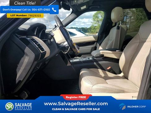 Used 2017 Land Rover Discovery SE AWD/4WD image 9