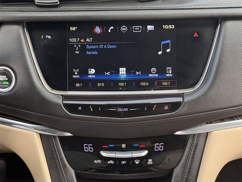 Used 2017 Cadillac XT5 FWD image 17