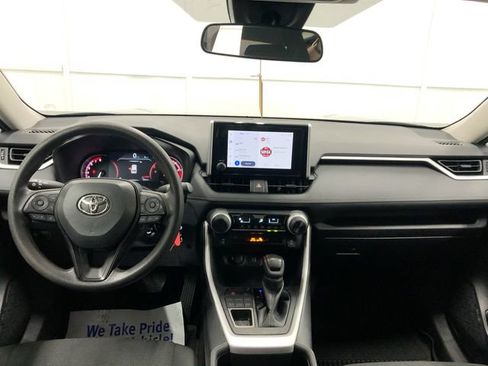 Used 2023 Toyota RAV4 LE AWD/4WD image 14
