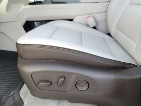 Used 2024 GMC Acadia Denali w/ Super Cruise Package image 13