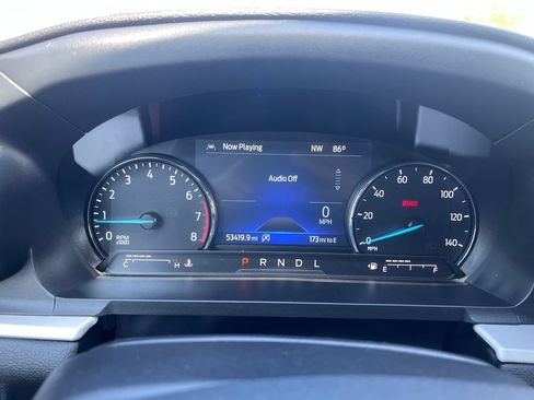 Used 2024 Ford Explorer XLT RWD image 11