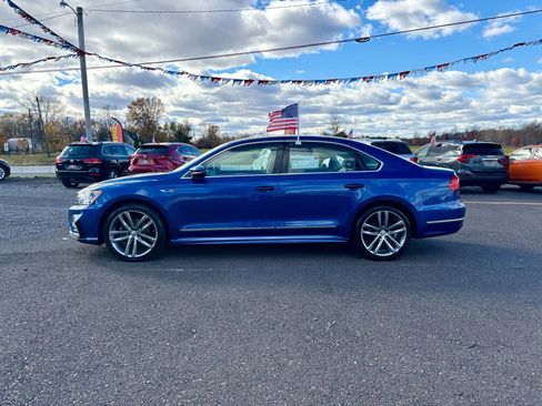 Used 2017 Volkswagen Passat 1.8T R-Line image 2