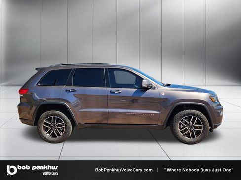 Used 2021 Jeep Grand Cherokee Trailhawk w/ Trailhawk Luxury Group AWD/4WD image 24