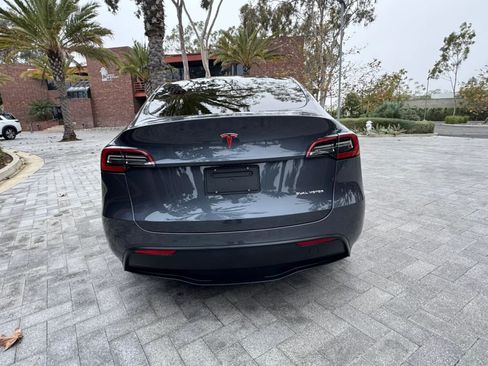 Used 2024 Tesla Model Y Long Range AWD/4WD image 6