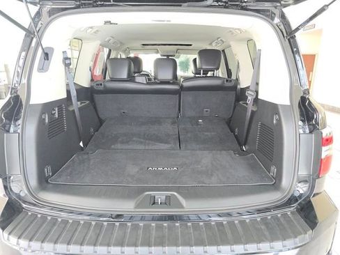 Used 2024 Nissan Armada SL image 11