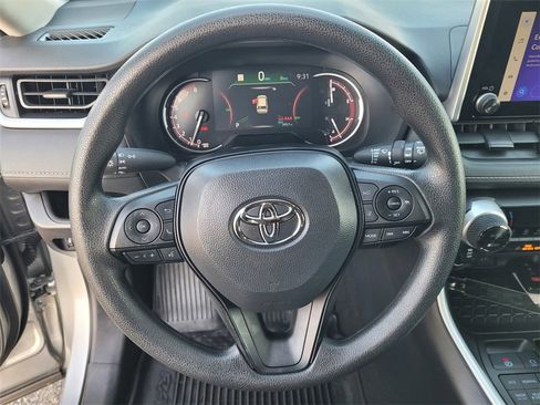 Certified 2025 Toyota RAV4 XLE image 21
