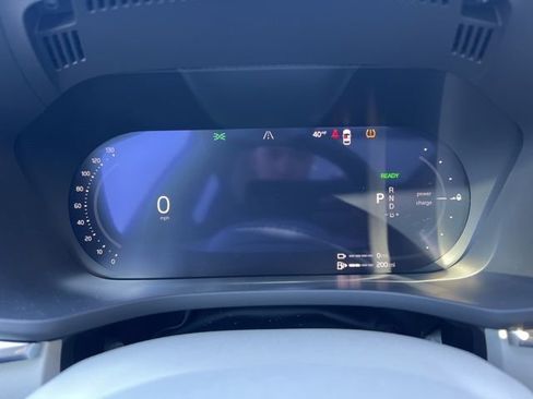 Certified 2025 Volvo XC60 T8 Core image 29