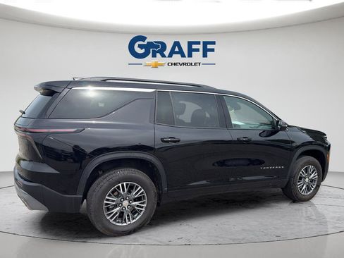 Used 2025 Chevrolet Traverse LT AWD/4WD image 8