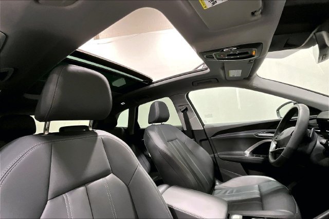 Certified 2025 Audi Q5 Premium AWD/4WD image 12