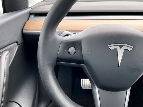 Used 2022 Tesla Model Y Performance AWD/4WD image 24