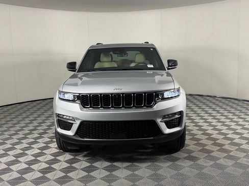 Certified 2025 Jeep Grand Cherokee Limited w/ Luxury Tech Group II RWD image 11