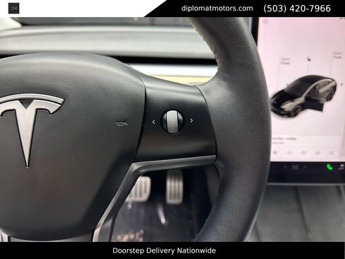 Used 2021 Tesla Model 3 Performance image 29