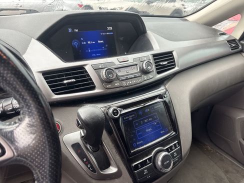 Used 2014 Honda Odyssey Touring Elite image 10