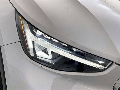 Certified 2023 Volvo XC40 B5 Core w/ Protection Package Premier image 38