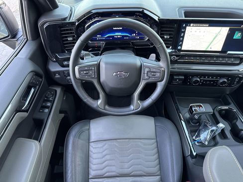 Used 2025 Chevrolet Silverado 1500 ZR2 w/ Technology Package image 29