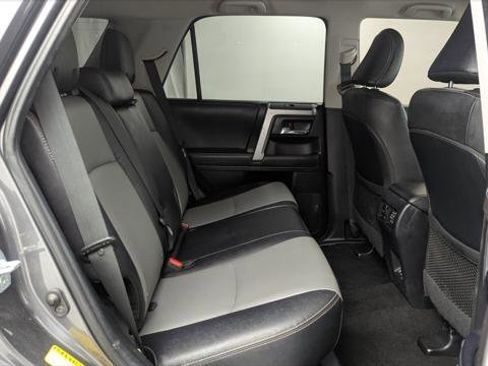 Used 2020 Toyota 4Runner SR5 Premium image 19