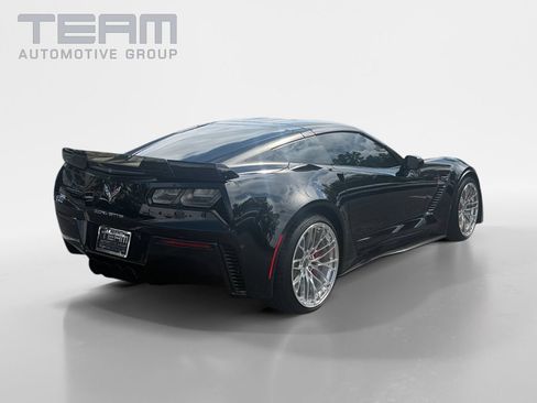 Used 2015 Chevrolet Corvette Z06 w/ 3LZ Preferred Equipment Group RWD image 7