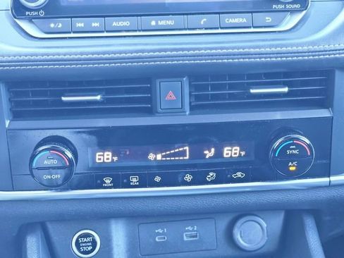 Certified 2023 Nissan Rogue SV image 24