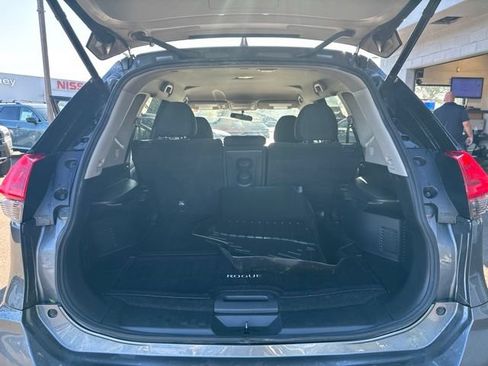 Used 2018 Nissan Rogue SV AWD/4WD image 21