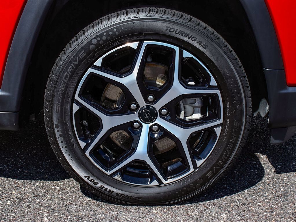 Used 2025 Jeep Compass Limited AWD/4WD image 7