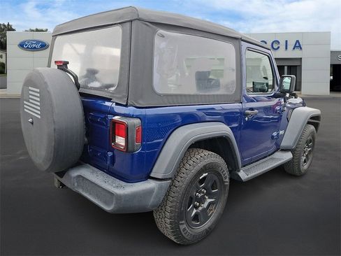 Used 2018 Jeep Wrangler Sport image 4