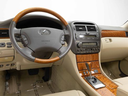 Used 2005 Lexus LS 430 RWD image 6
