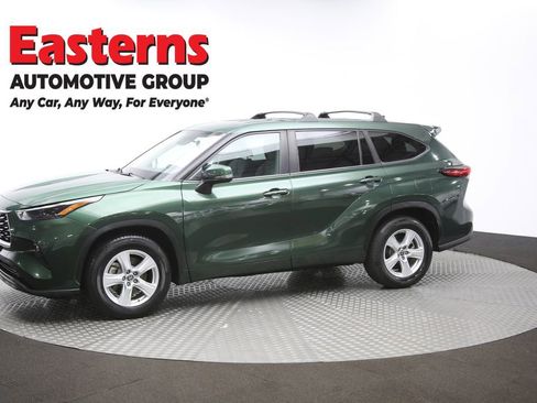 Used 2023 Toyota Highlander LE image 60