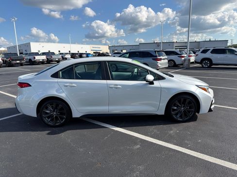 Used 2025 Toyota Corolla SE FWD image 7