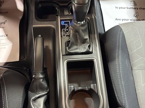Used 2022 Toyota Tacoma TRD Sport w/ Technology Package image 32