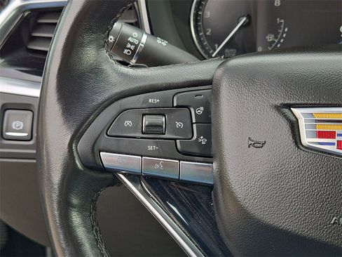 Used 2024 Cadillac XT6 Premium Luxury image 25