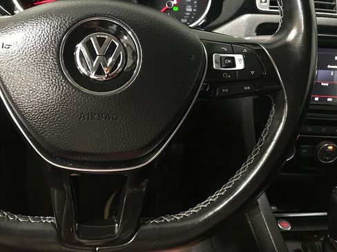 Used 2018 Volkswagen Jetta SEL FWD image 25