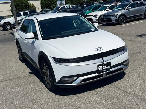 Used 2024 Hyundai Ioniq 5 SEL AWD/4WD image 5
