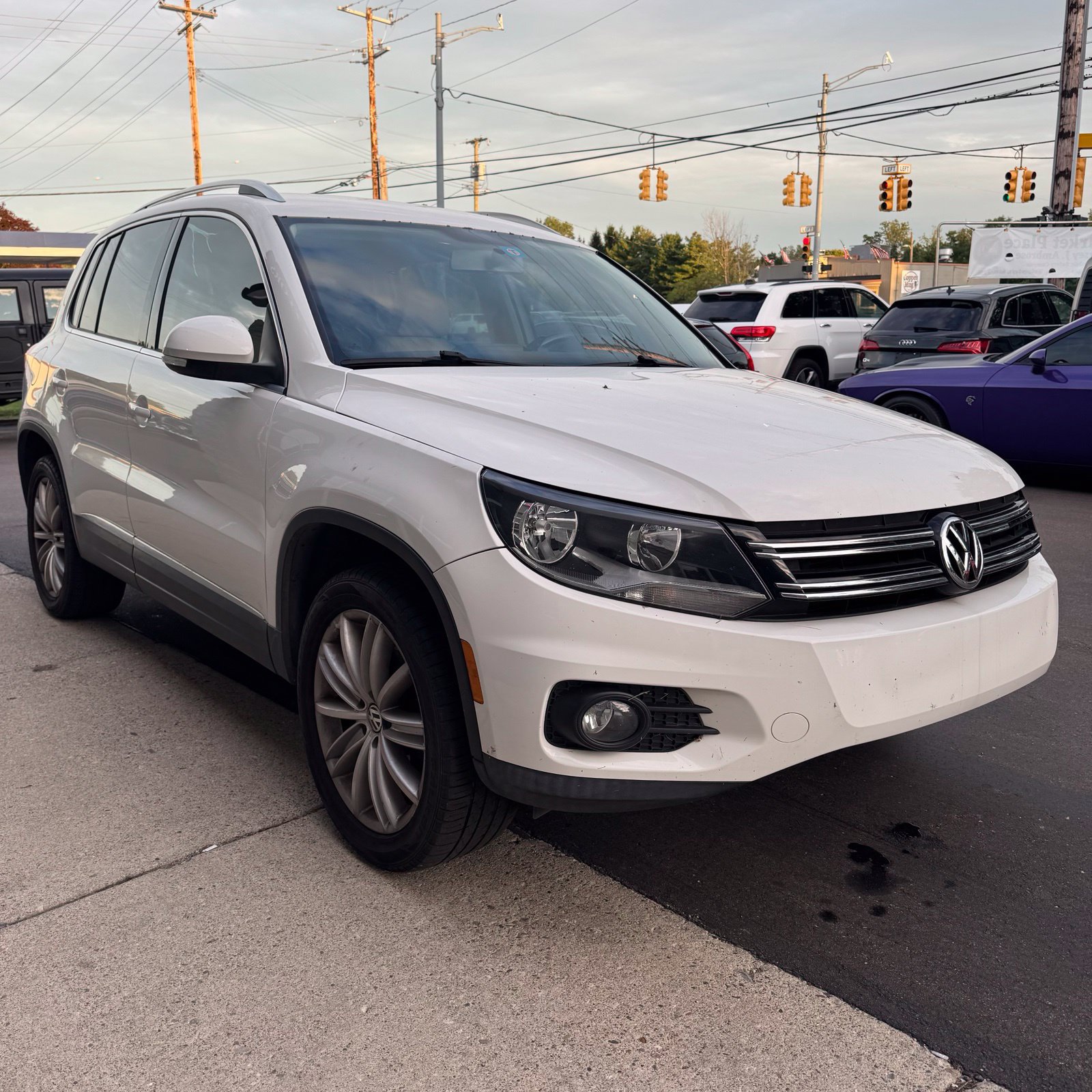 Used 2013 Volkswagen Tiguan S FWD image 1