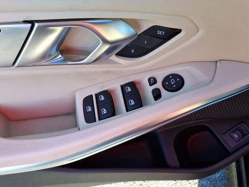 Used 2022 BMW 330i xDrive Sedan w/ Premium Package image 25