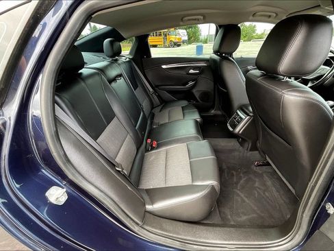 Used 2018 Chevrolet Impala LT FWD image 22