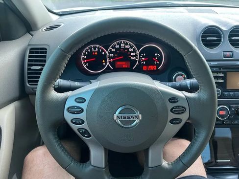 Used 2012 Nissan Altima 3.5 SR w/ Sport Pkg FWD image 9