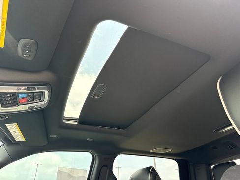 New 2026 RAM 2500 Laramie w/ Night Edition AWD/4WD image 25